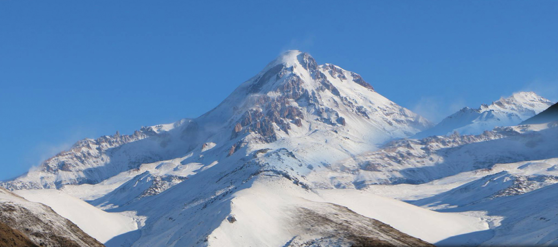 Monte Kazbek escalada y excursiones de esquí